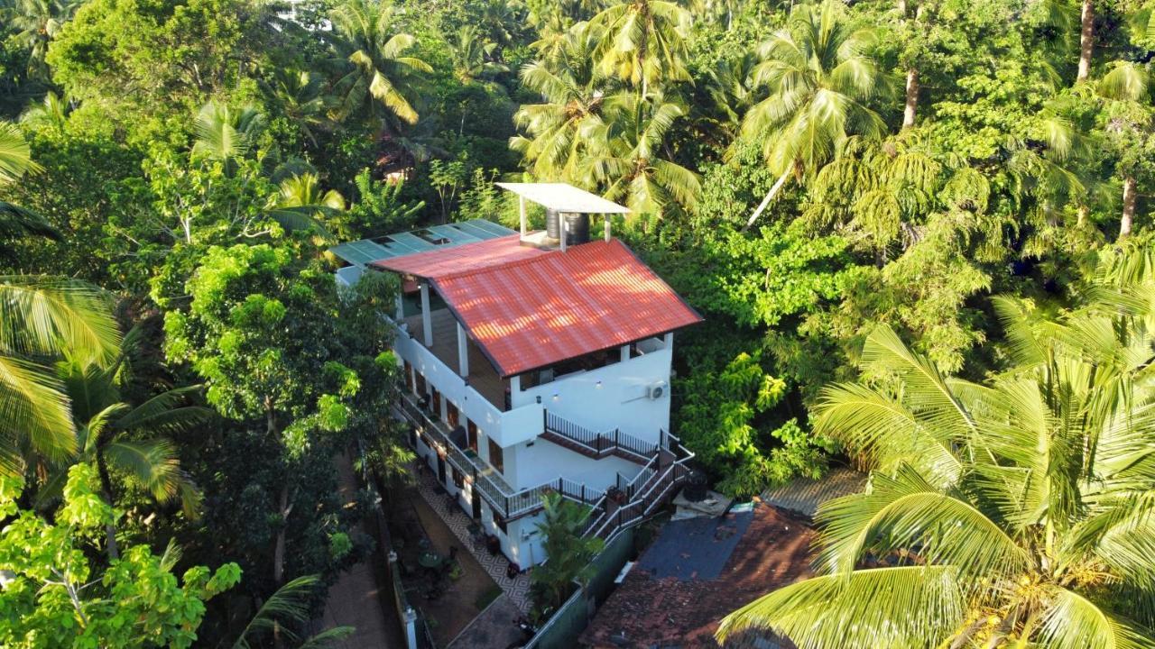 Rainbow Guest House Hikkaduwa Esterno foto