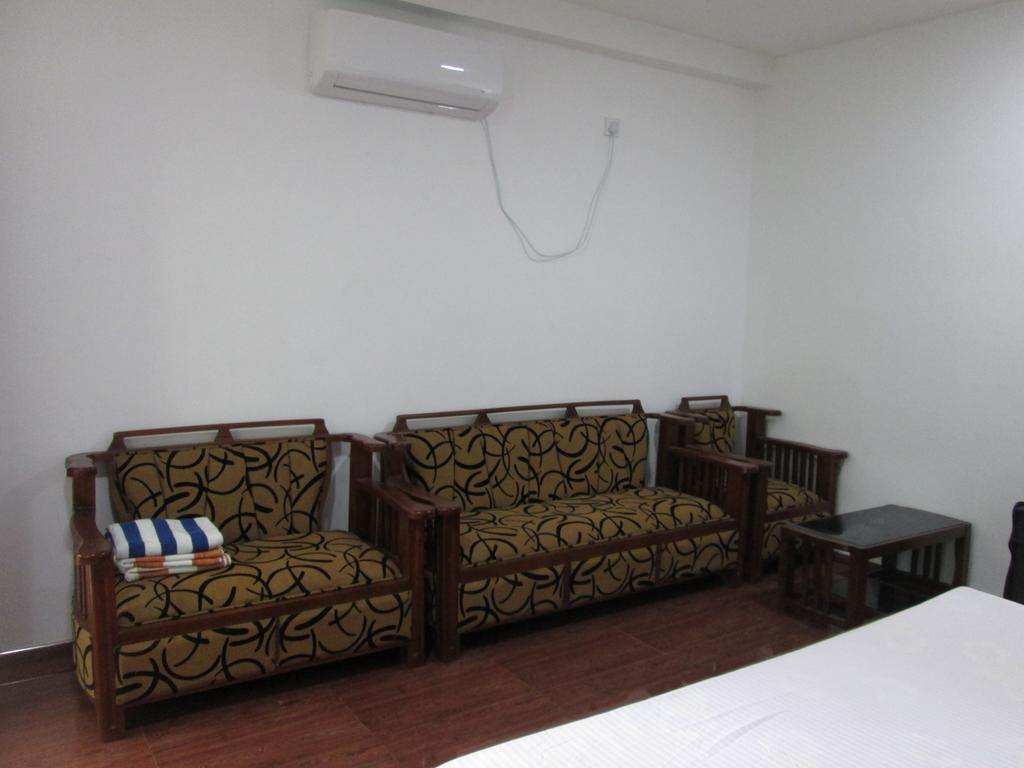 Rainbow Guest House Hikkaduwa Esterno foto