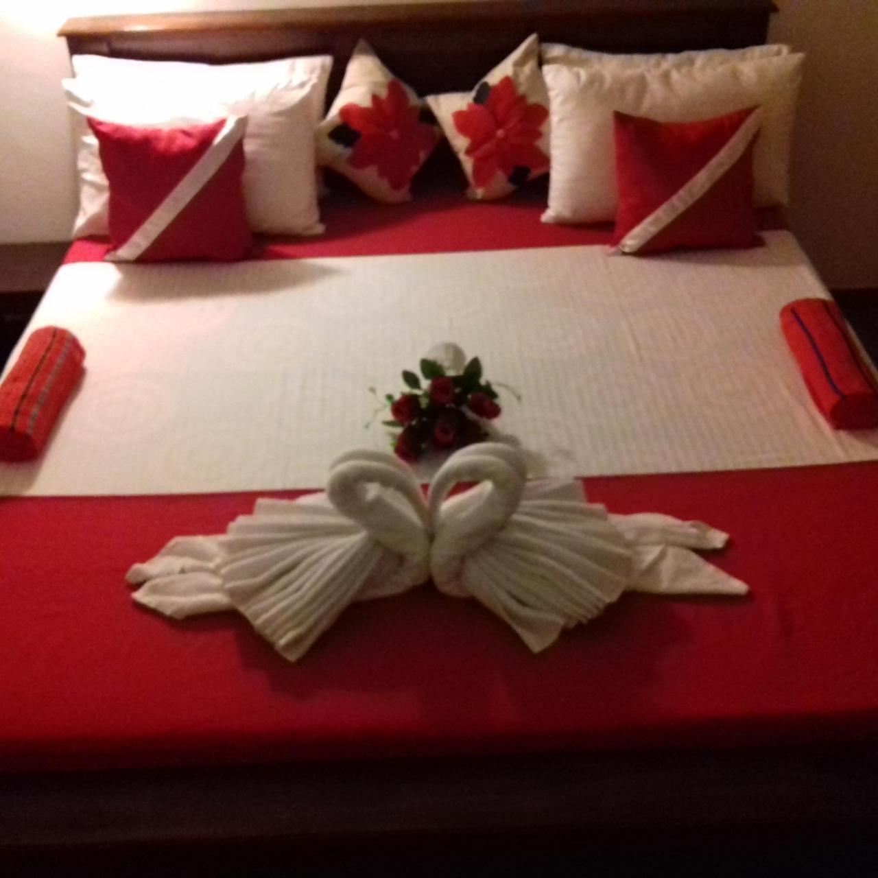 Rainbow Guest House Hikkaduwa Esterno foto