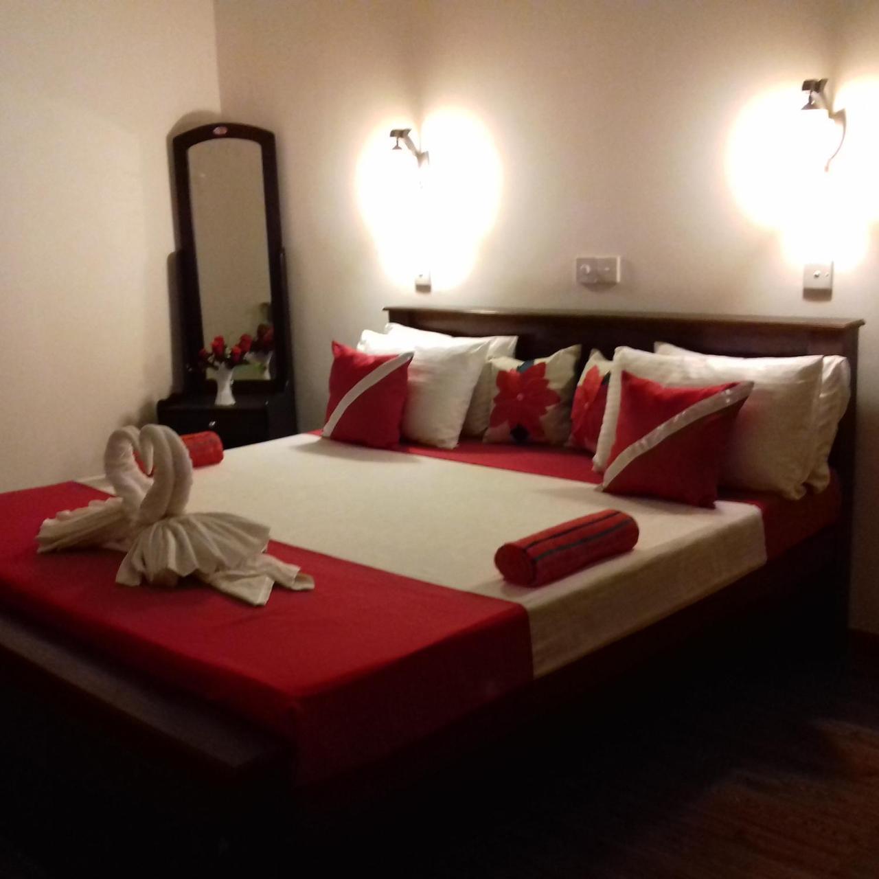 Rainbow Guest House Hikkaduwa Esterno foto