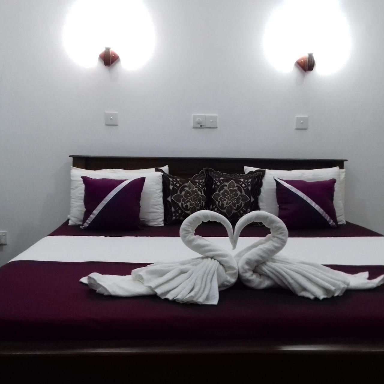 Rainbow Guest House Hikkaduwa Esterno foto