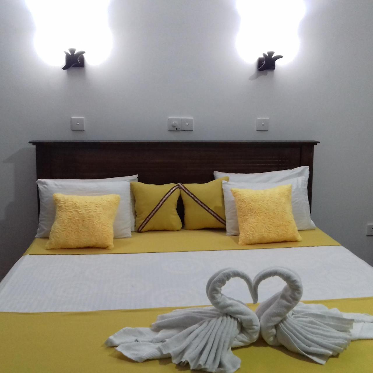 Rainbow Guest House Hikkaduwa Esterno foto