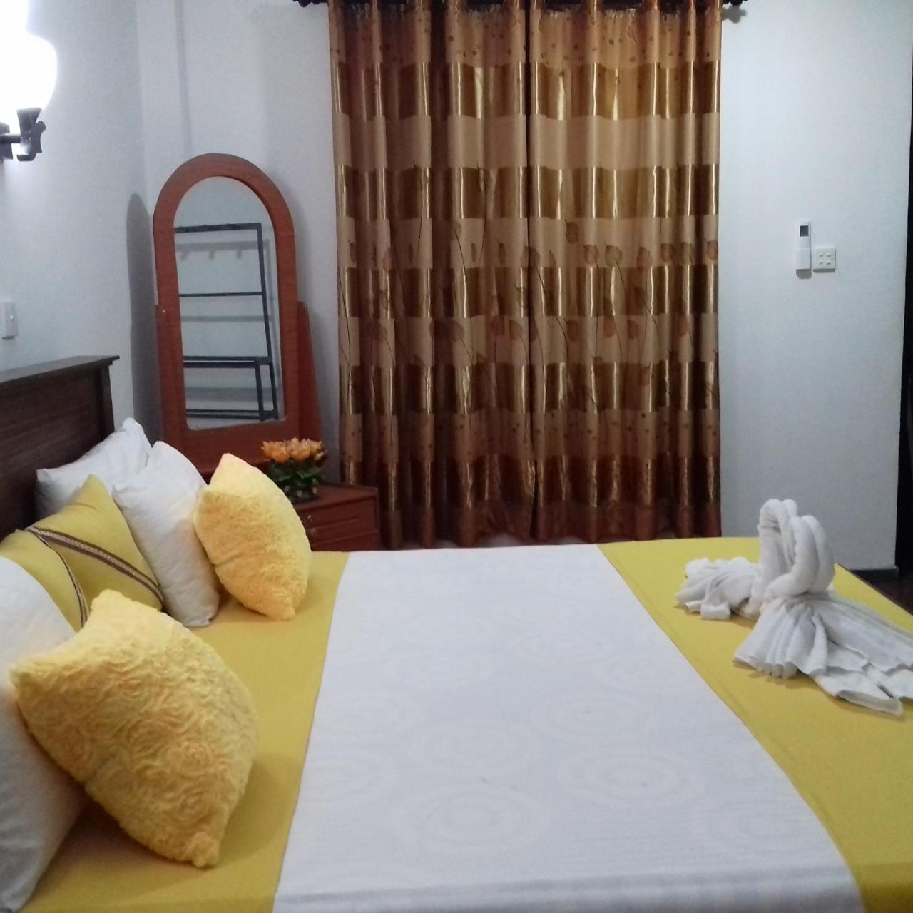 Rainbow Guest House Hikkaduwa Esterno foto
