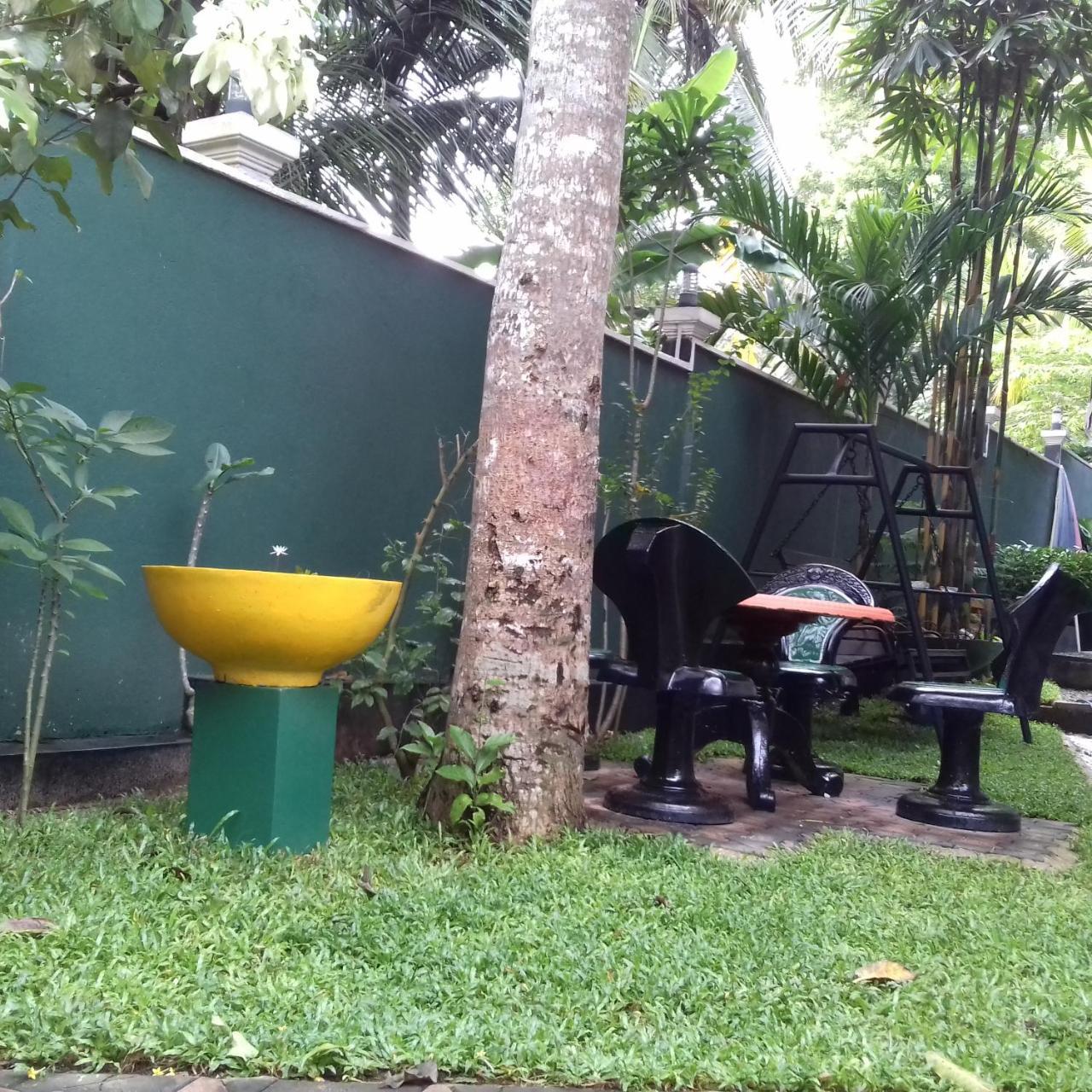 Rainbow Guest House Hikkaduwa Esterno foto