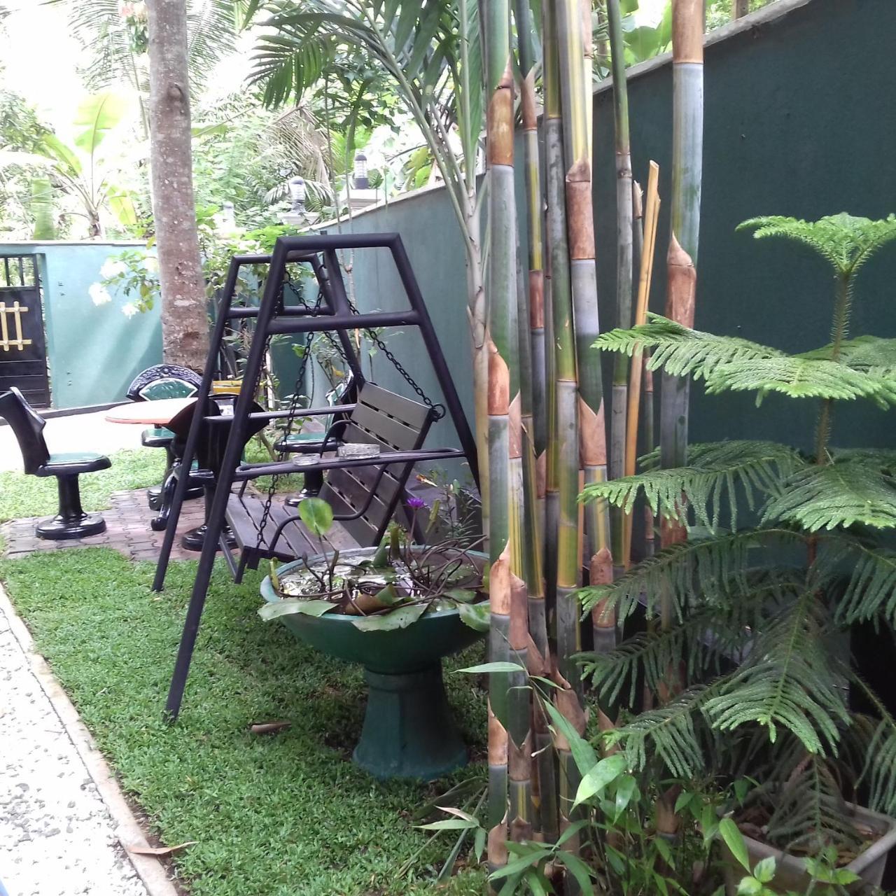 Rainbow Guest House Hikkaduwa Esterno foto