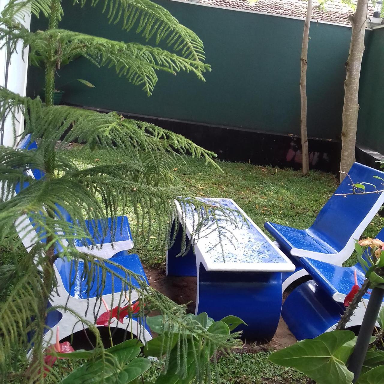 Rainbow Guest House Hikkaduwa Esterno foto