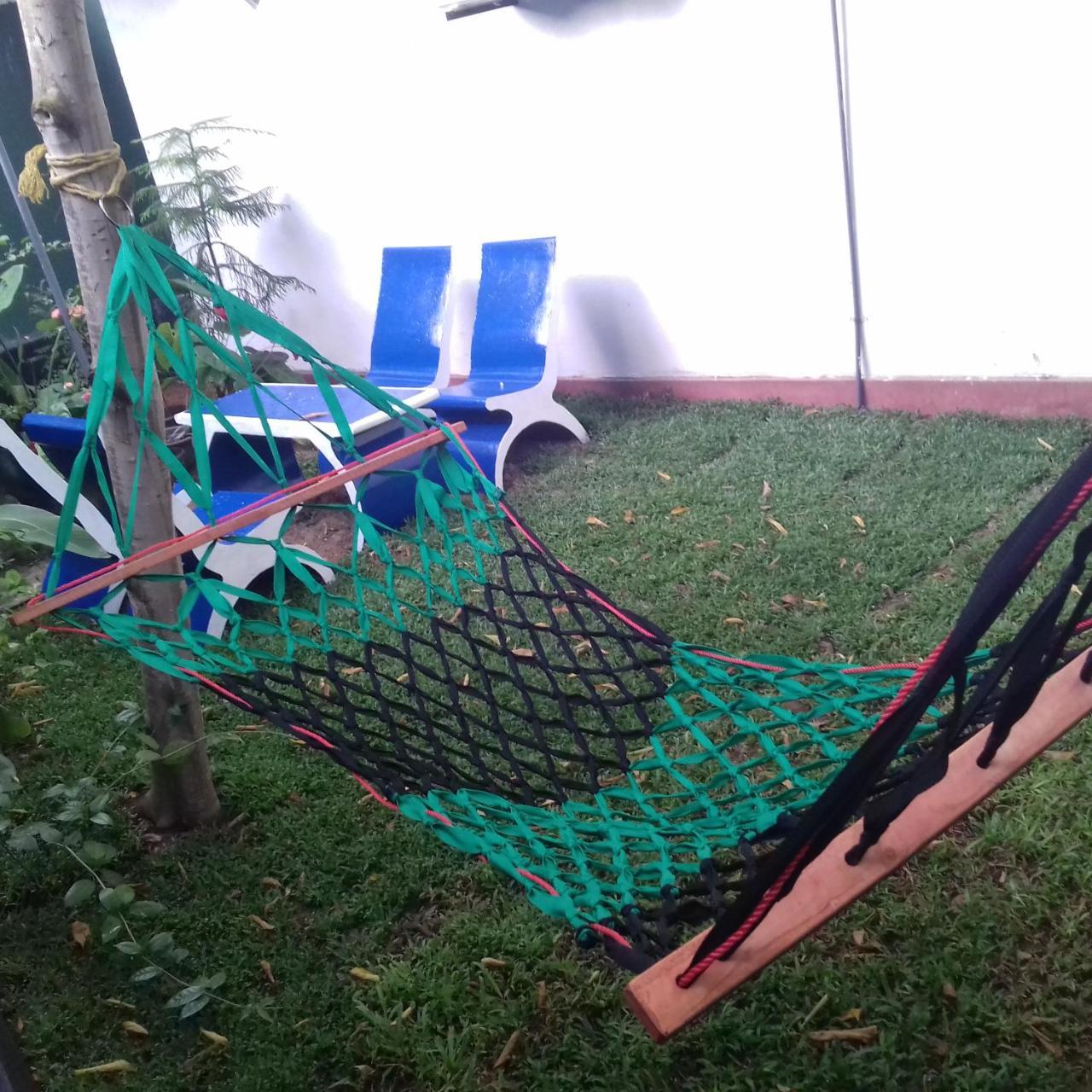 Rainbow Guest House Hikkaduwa Esterno foto