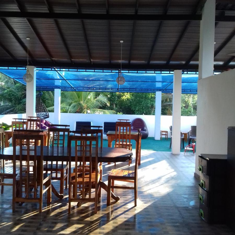 Rainbow Guest House Hikkaduwa Esterno foto