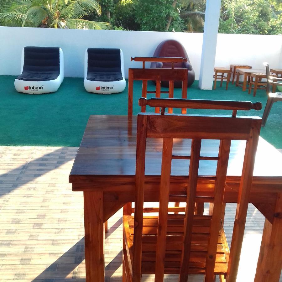 Rainbow Guest House Hikkaduwa Esterno foto